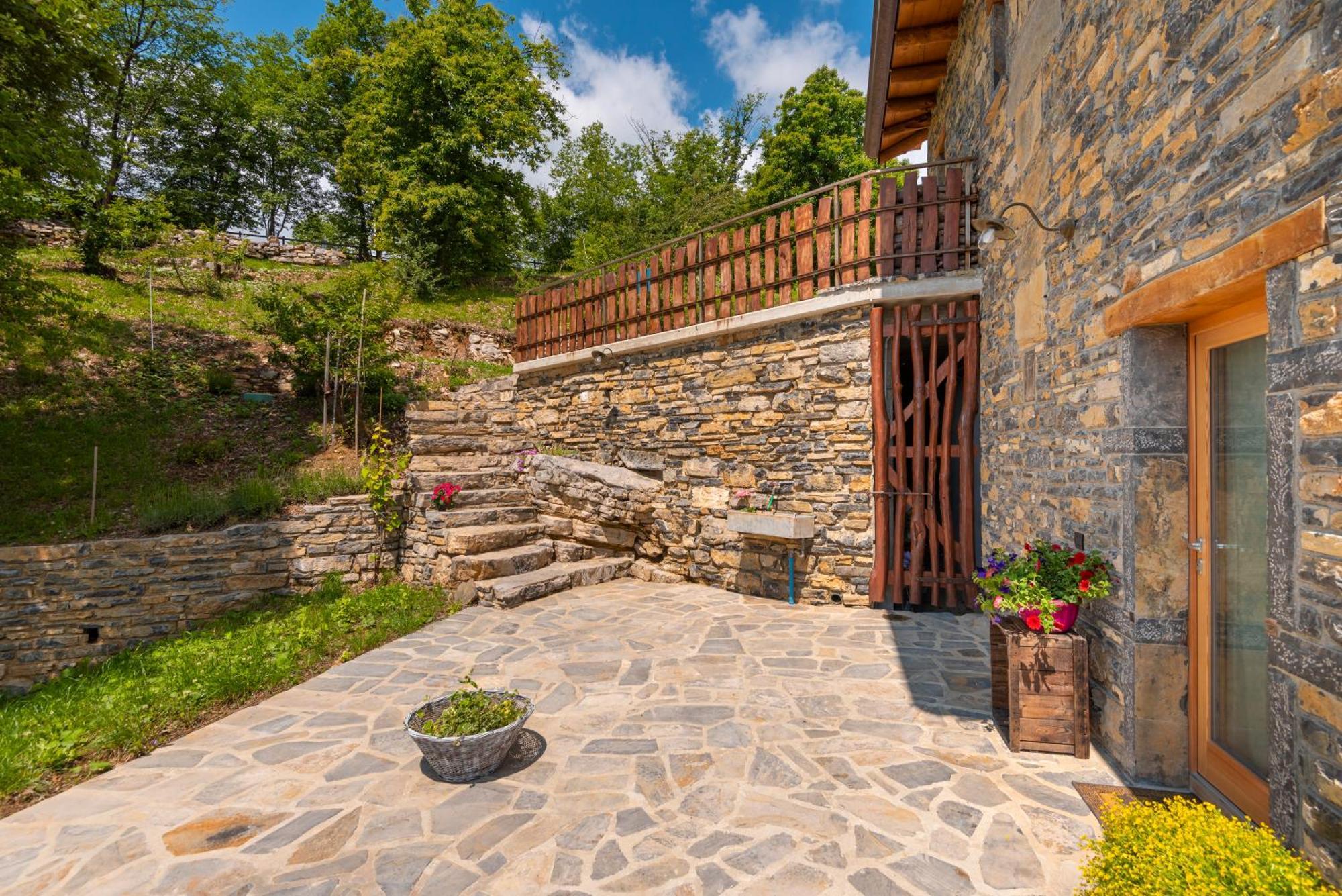 La Torre Del Manghen: Agri-Alloggio Indipendente Rota d'Imagna Kültér fotó